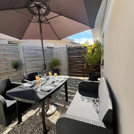 La Petite Maison Jardin Prive Дом отдыха