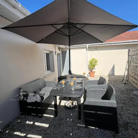 Дом отдыха La Petite Maison Jardin Prive *
