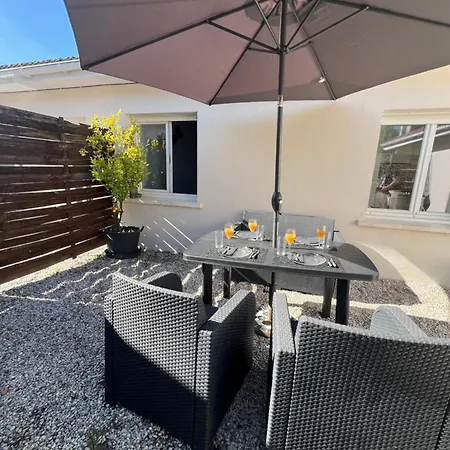 La Petite Maison Jardin Prive 別荘